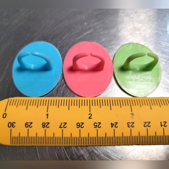 1999 Powerpuff Girls Plastic Rings Party Favors Cartoon Network - One Of Each - Picture 3 of 8